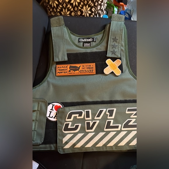 CivilizeD Vest - Picture 1 of 2